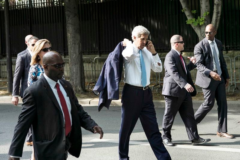 Kerry parle Irak avec des ministres de pays arabes à Paris