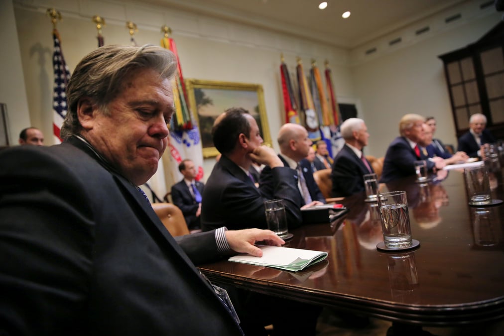 Bannon exhorte la droite americaine a s'unir derriere trump