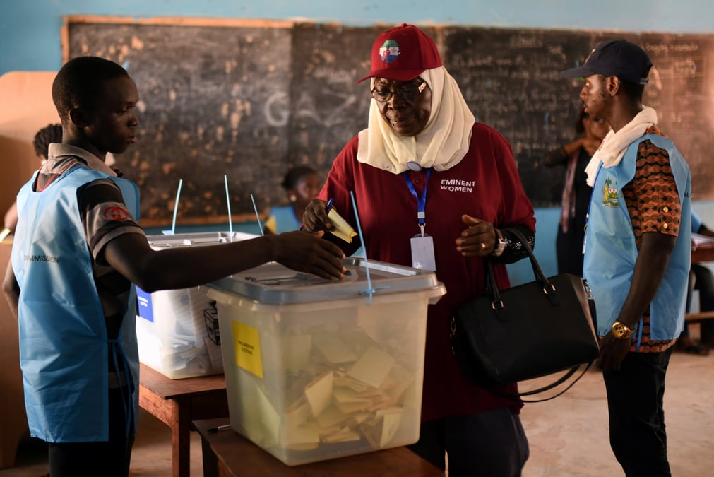Sierra leone-bio et kamara au coude a coude, selon des resultats partiels