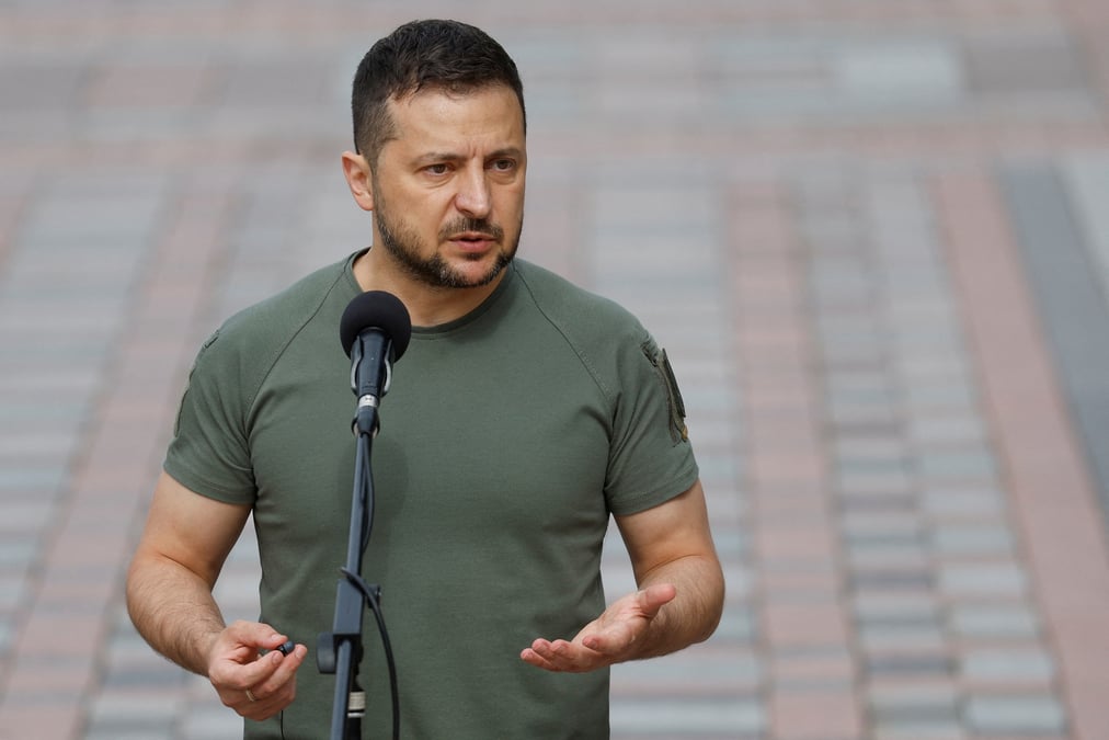 Photo d'archives montrant le president ukrainien volodimir zelensky s'exprimant lors d'un point de presse