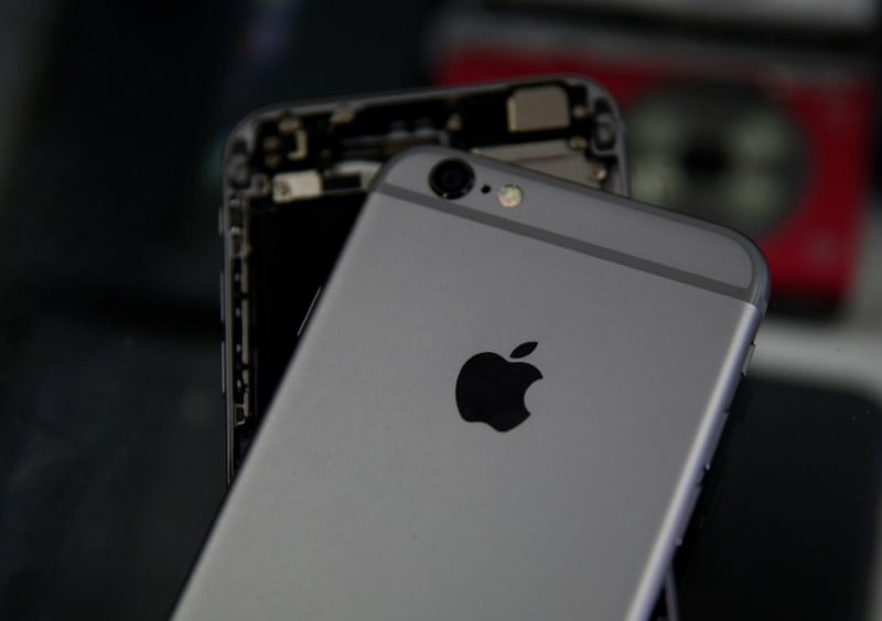 Apple: resultats superieurs aux attentes, hausse du titre
