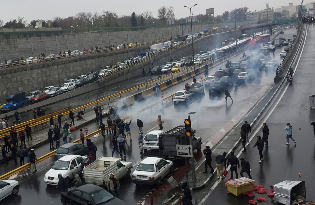 Iran: manifestations contre la hausse du prix de l'essence