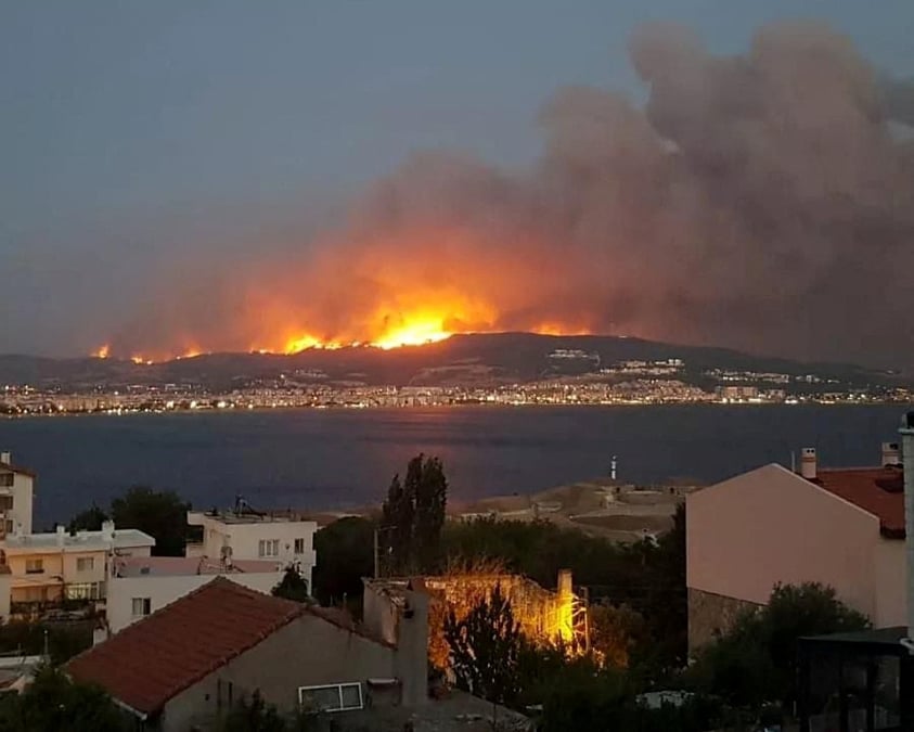 Un incendie de foret a canakkale, turquie
