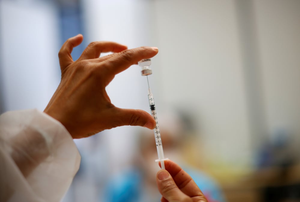 Usa: pfizer-biontech deposent une demande d'autorisation de leur vaccin pour les 12-15 ans