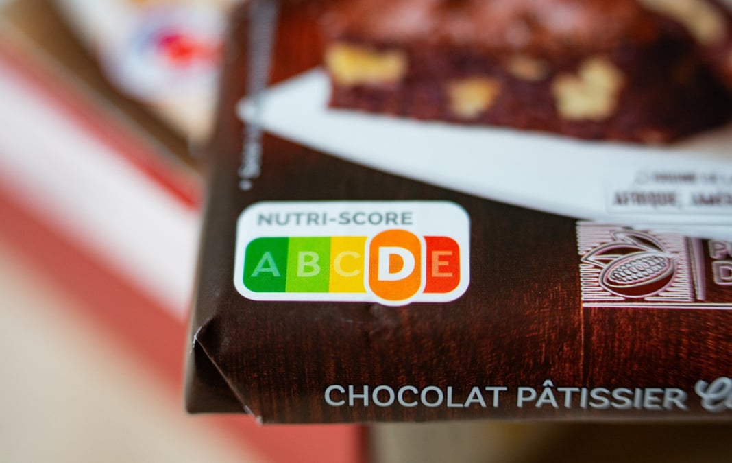 « Compte tenu des enjeux impératifs de santé publique, les ministres ont décidé de signer l’arrêté modifiant les règles de calcul du Nutri-Score », a annoncé le gouvernement.