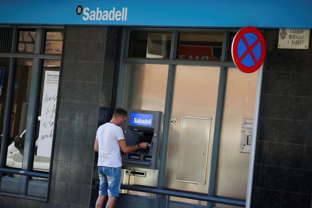 La banque catalane sabadell va transferer son siege a alicante