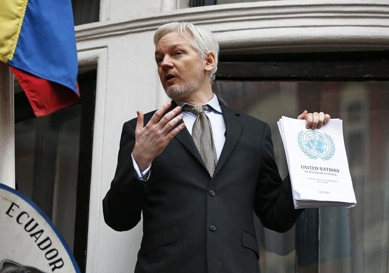 Julian assange va etre interroge a l'ambassade d'equateur a londres
