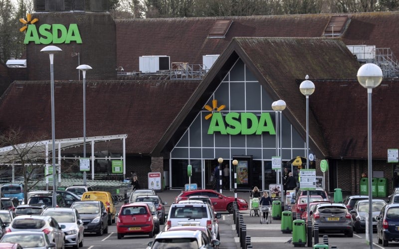 Grande-bretagne: asda propose un meilleur salaire pour plus de flexibilite