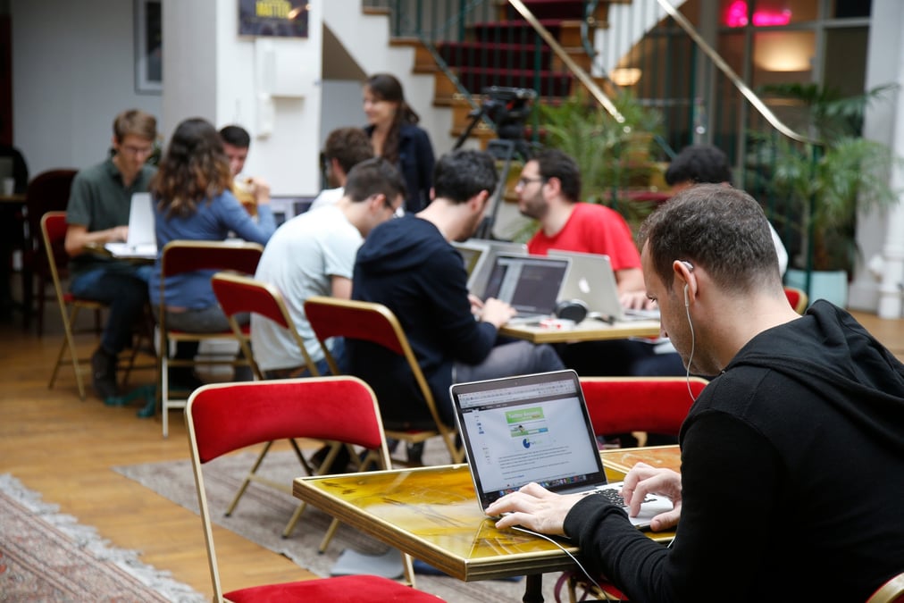entreprise, startup, PME, TPE, incubateur, pépinière, job, emploi, embauche, recrutement, bureau, ordinateur,
