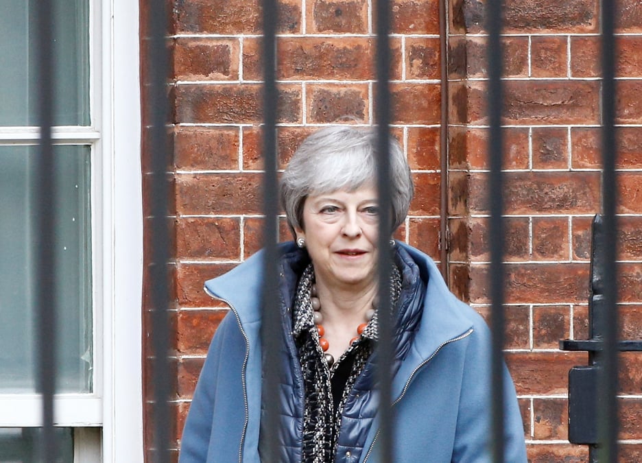 Theresa may cherche une derniere parade pour eviter un brexit chaotique