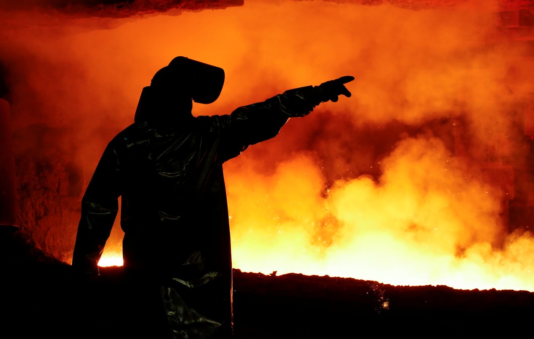 Allemagne: les commandes a l'industrie chutent de 15,6% en mars