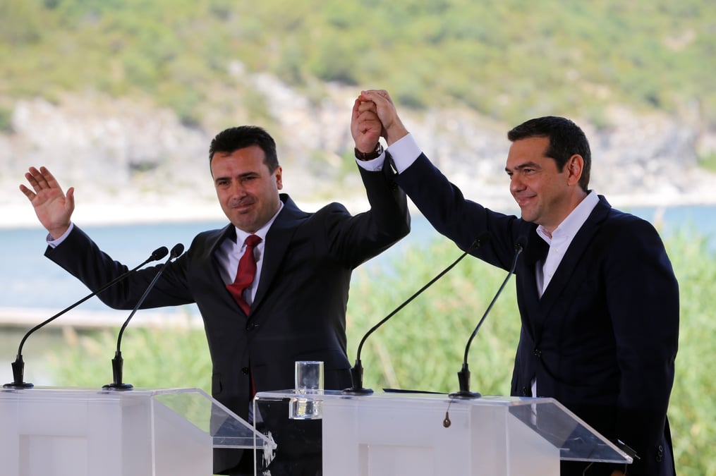 Athenes et skopje scellent leur accord a la frontiere