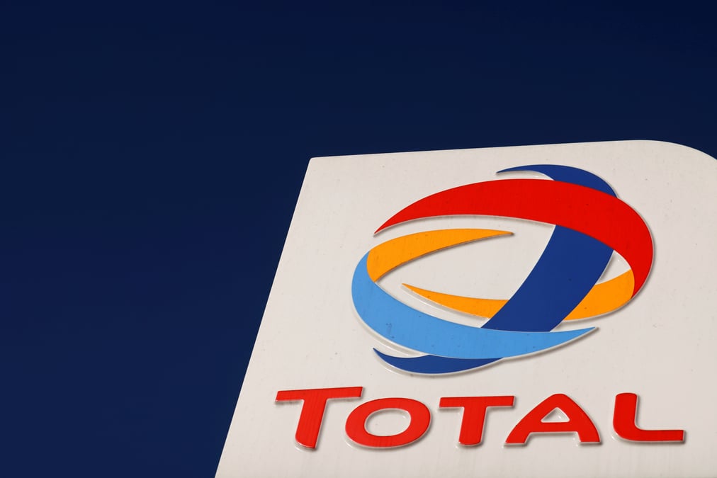 Total cherche a ceder des parts dans des champs petroliers en angola