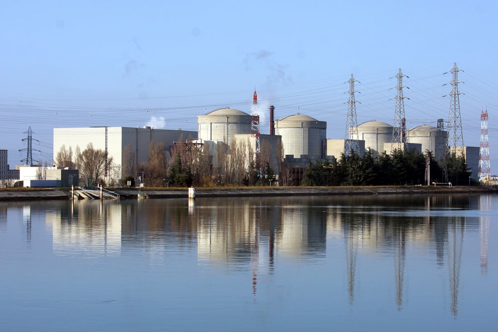 Macron veut relancer "la grande aventure" nucleaire, six epr2 annonces