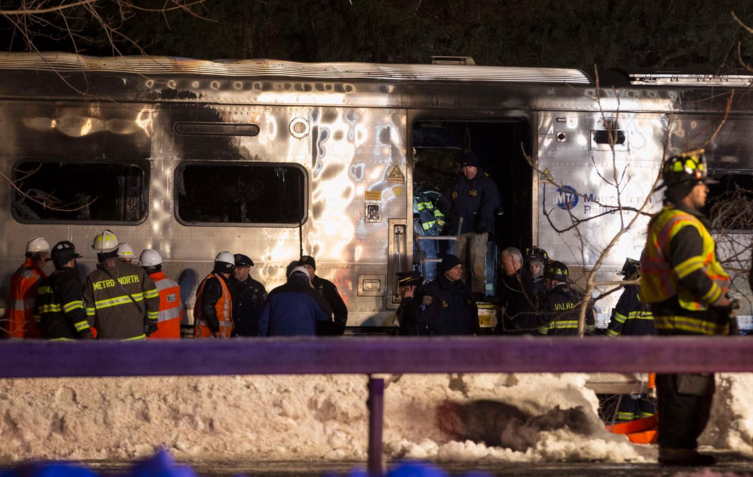 Collision meutriere entre un train et une voiture pres de new york