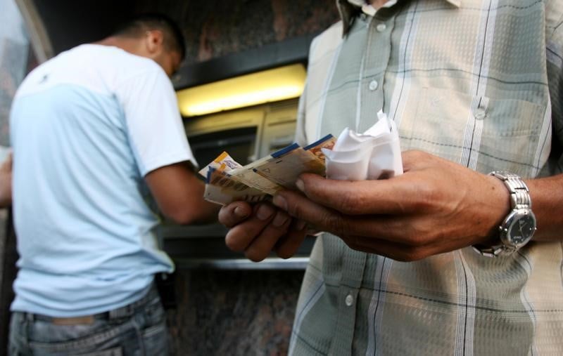 Tensions sur le paiement des salaires des fonctionnaires à Gaza