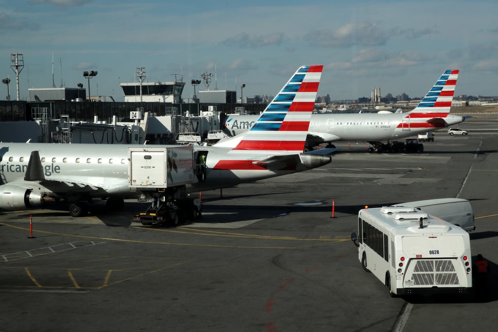 Les usa relevent les taxes douanieres sur les avions europeens de 10% a 15%