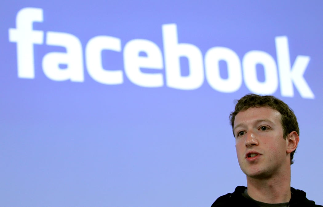 Facebook evasif sur l'evolution des regles sur la vie privee