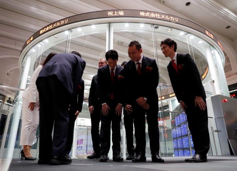 Tokyo finit en hausse