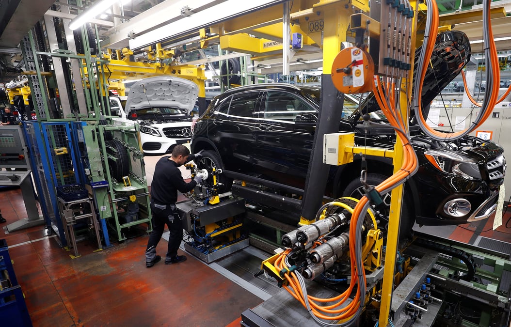 Daimler va intensifier ses economies apres sa perte trimestrielle