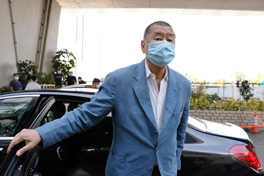 Hong kong gele les avoirs du patron de presse jimmy lai
