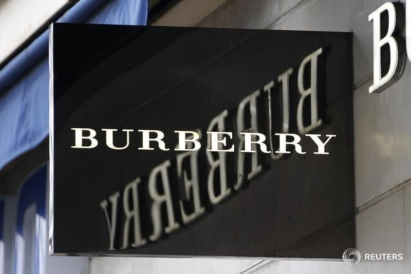 Le benefice 2015-2016 de burberry en recul de 10% 