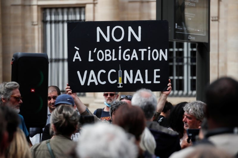 France: 237.000 personnes manifestent contre l'elargissement du "pass sanitaire"