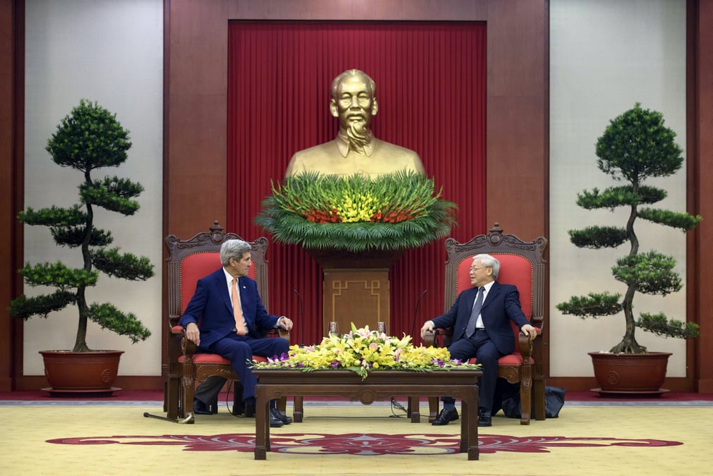 Kerry appelle le vietnam a plus respecter les droits de l'homme