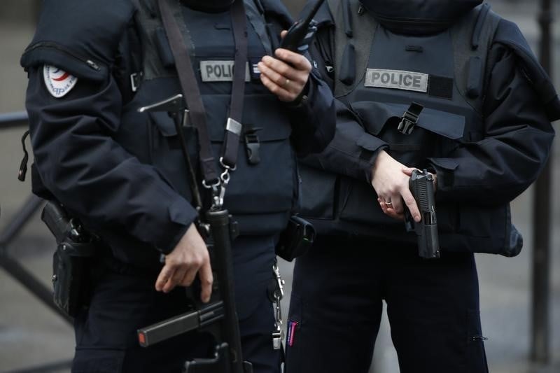 Plus de 3.300 perquisitions administratives sous l'etat d'urgence