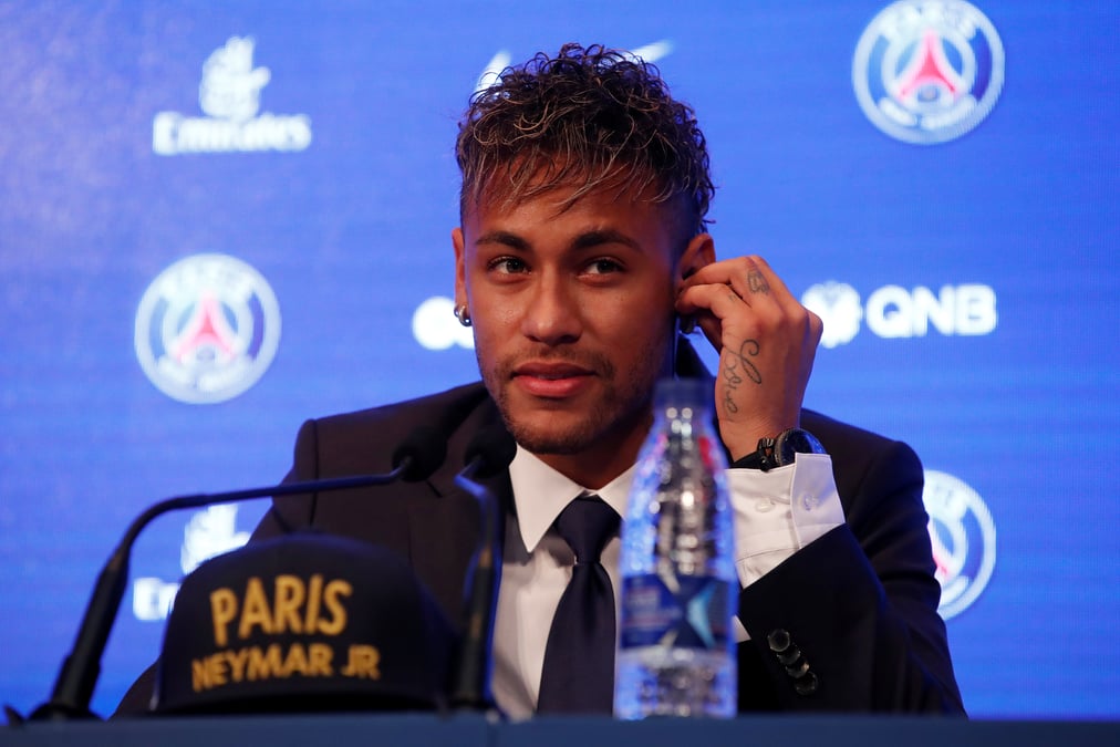 Neymar accueilli comme un chef d'etat a paris