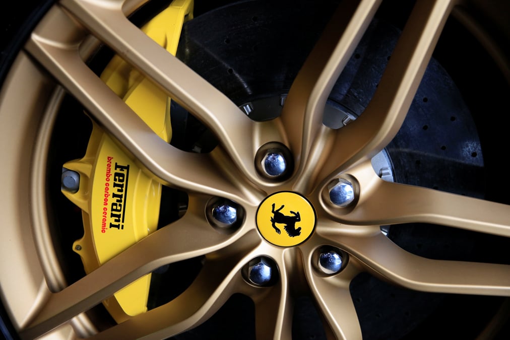 Ferrari: 3e trimestre en hausse, mais le marche esperait des objectifs releves
