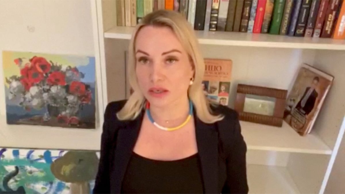 La france va offrir sa protection a la journaliste russe marina ovsyannikova, dit macron