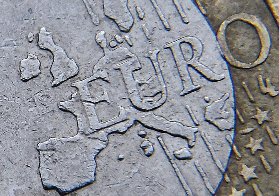 Zone euro: les prets aux entreprises ralentissent, les craintes de recession augmentent