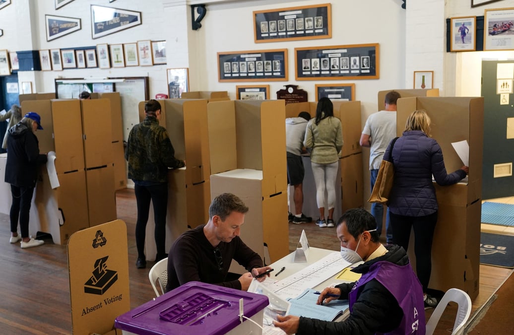 Les australiens se rendent aux urnes a l'occasion des elections federales
