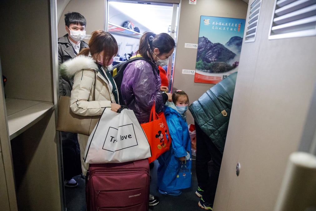 Coronavirus: japon et usa commencent le rapatriement de leurs ressortissants