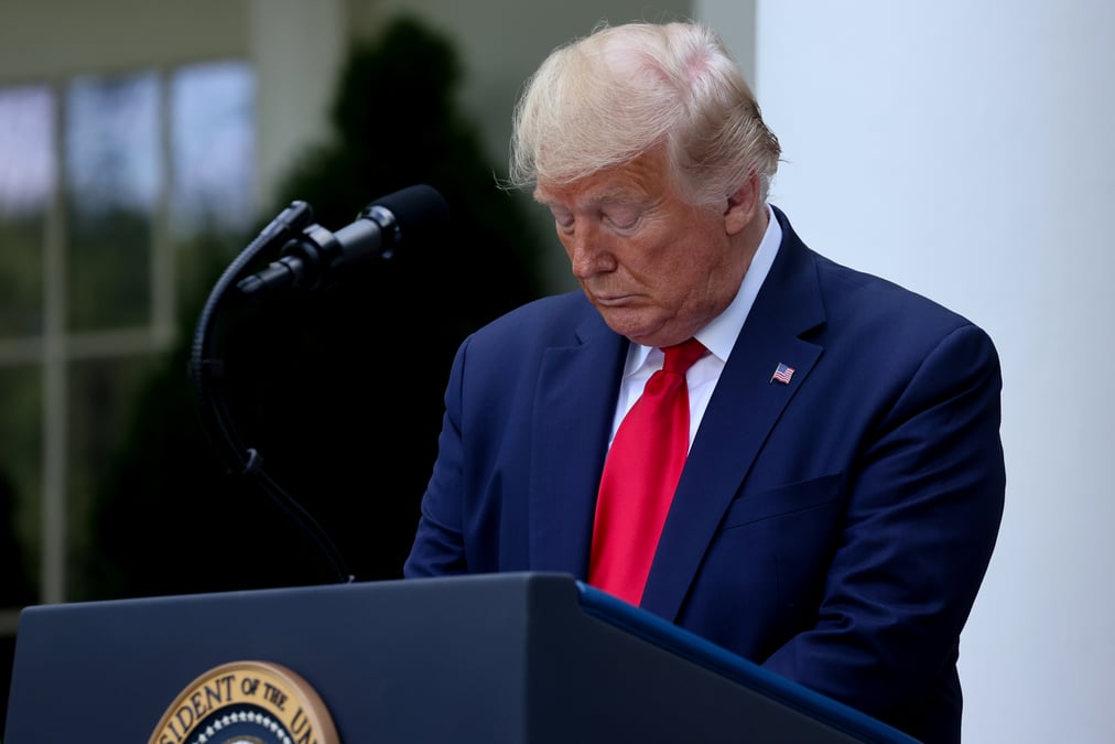 Coronavirus: trump deplore le cap des 100.000 morts franchi aux usa