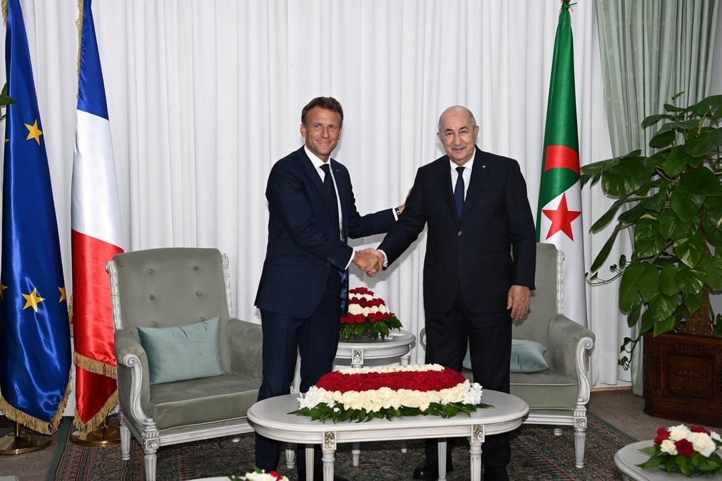 Macron et tebboune promettent une nouvelle relation entre paris et alger