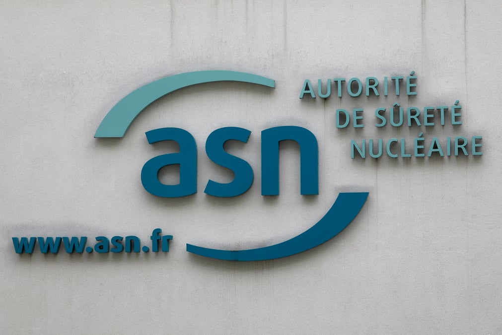 Le logo de l'autorite de surete nucleaire francaise (asn) a son siege de montrouge