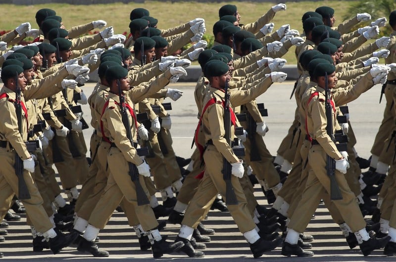 La fete nationale du pakistan a nouveau marquee par un defile militaire