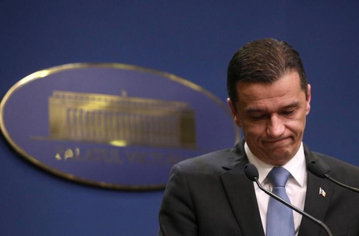 Le gouvernement roumain abroge son decret sur la corruption
