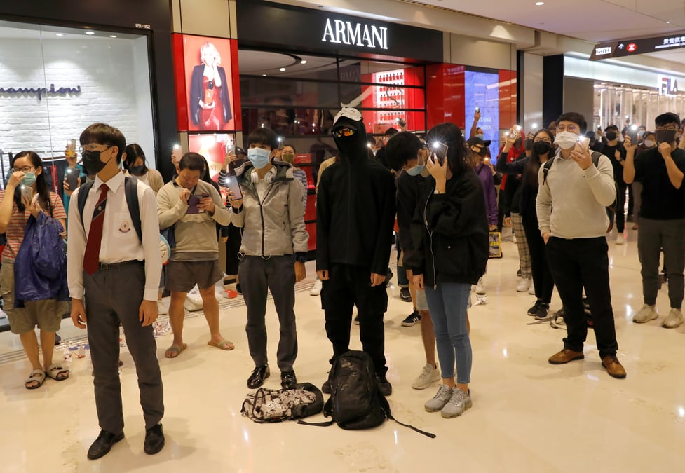 Hong kong perd de son attrait pour le luxe, la chine primordiale