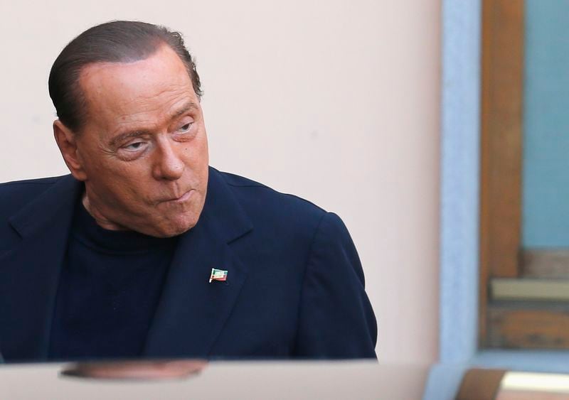 Silvio Berlusconi entame ses travaux d'intérêt général