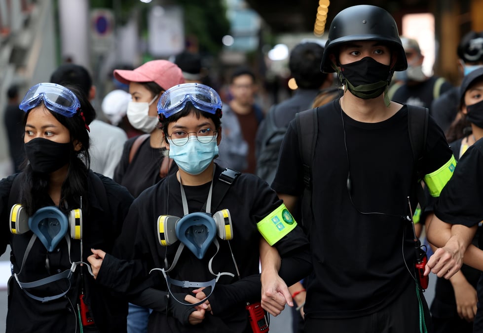 La thailande s'apprete a lever l'etat d'urgence pour calmer les manifestants