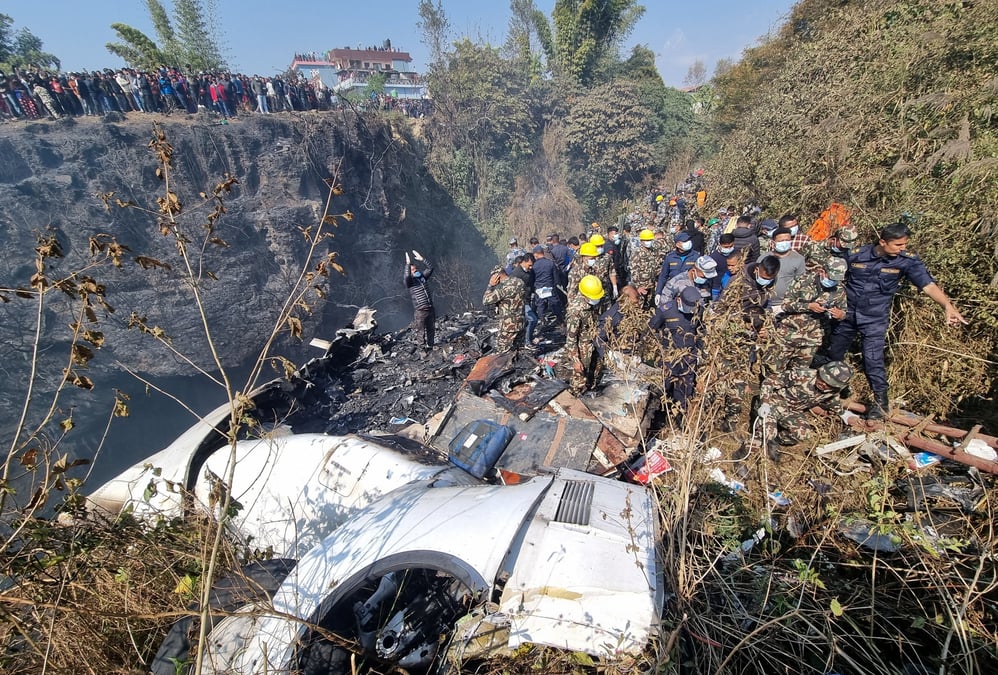 Un avion transportant 72 personnes s'est ecrase a pokhara, au nepal
