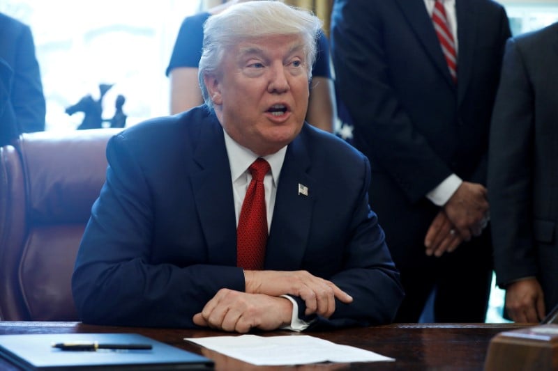 Trump prie le senat d'abroger l'obamacare sur-le-champ