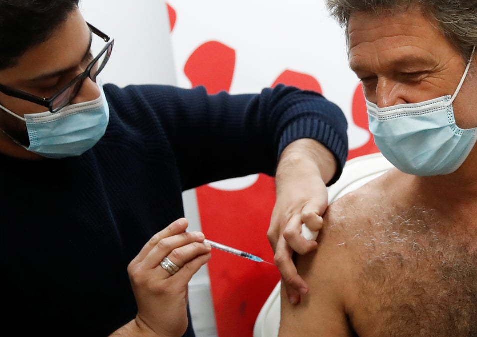 Grande-bretagne: vers une extension du rappel vaccinal aux 40-49 ans