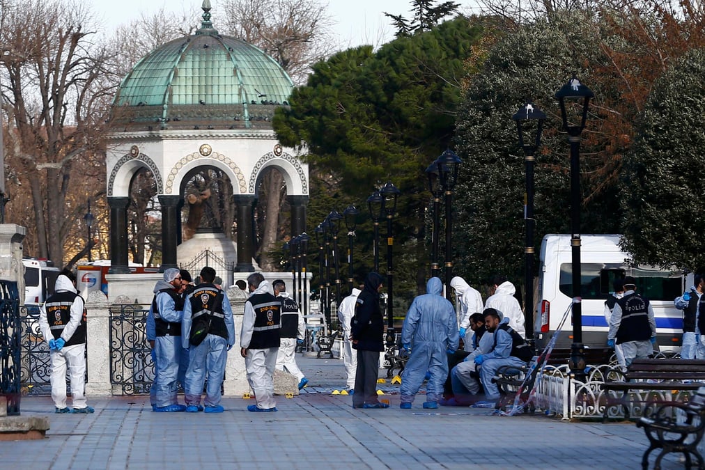 Des etrangers parmi les dix personnes tuees dans l'explosion a istanbul