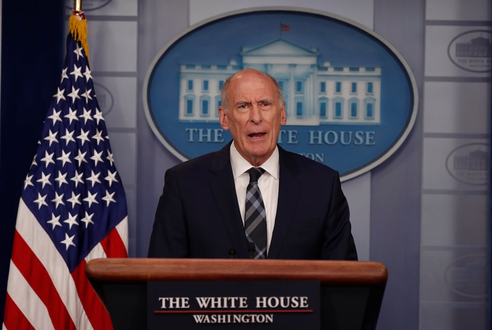 La russie continue a vouloir affaiblir les elections, dit coats
