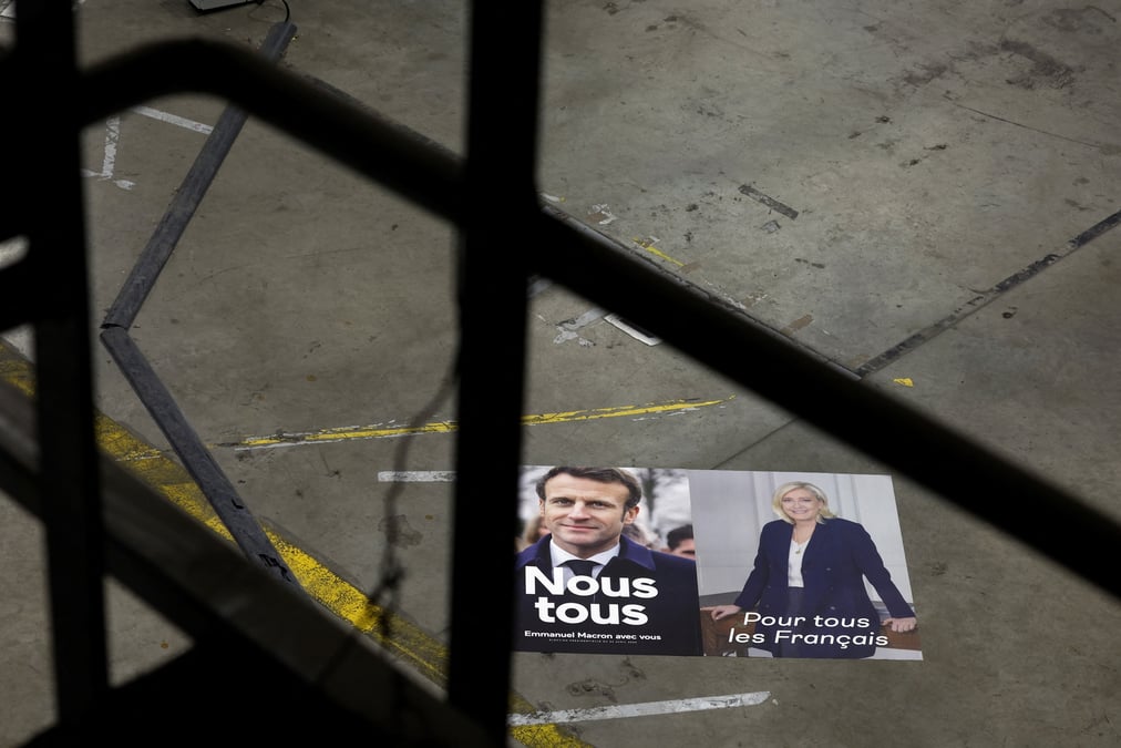 "ni macron ni le pen", le cri de ralliement des etudiants francais desabuses