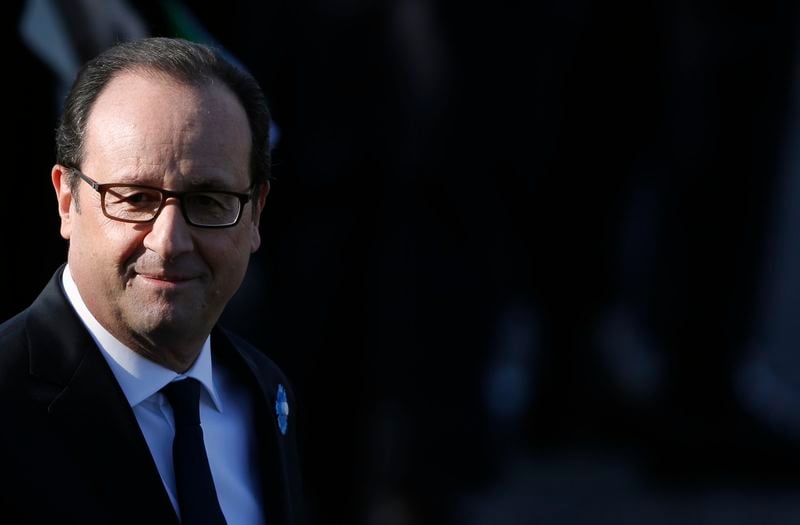 Légère embellie pour François Hollande dans un sondage OpinionWay